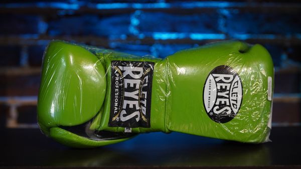 Cleto Reyes Hook & Loop Training Gloves Green